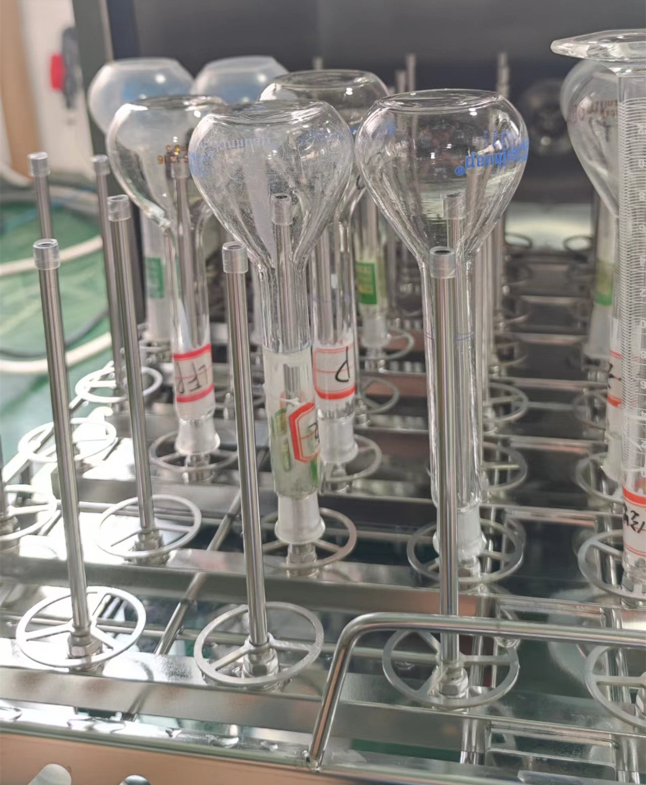 一機頂多人：全自動清洗設備破解實驗室清洗三大難題